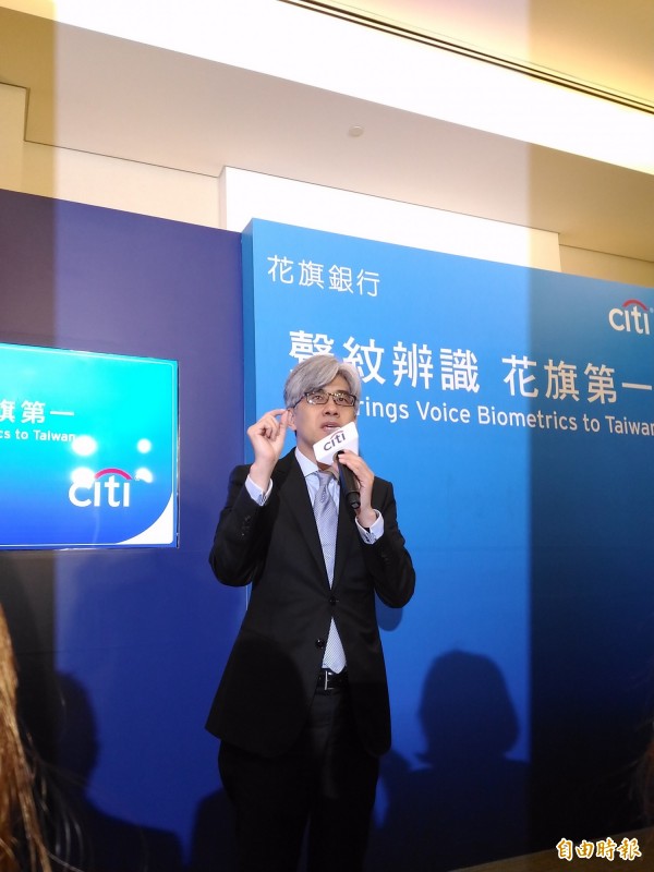 家中已聘看護！銀行董座毅然棄高薪「回家照顧94歲爸爸」 與父母同住11年「坦言應該更早開始」