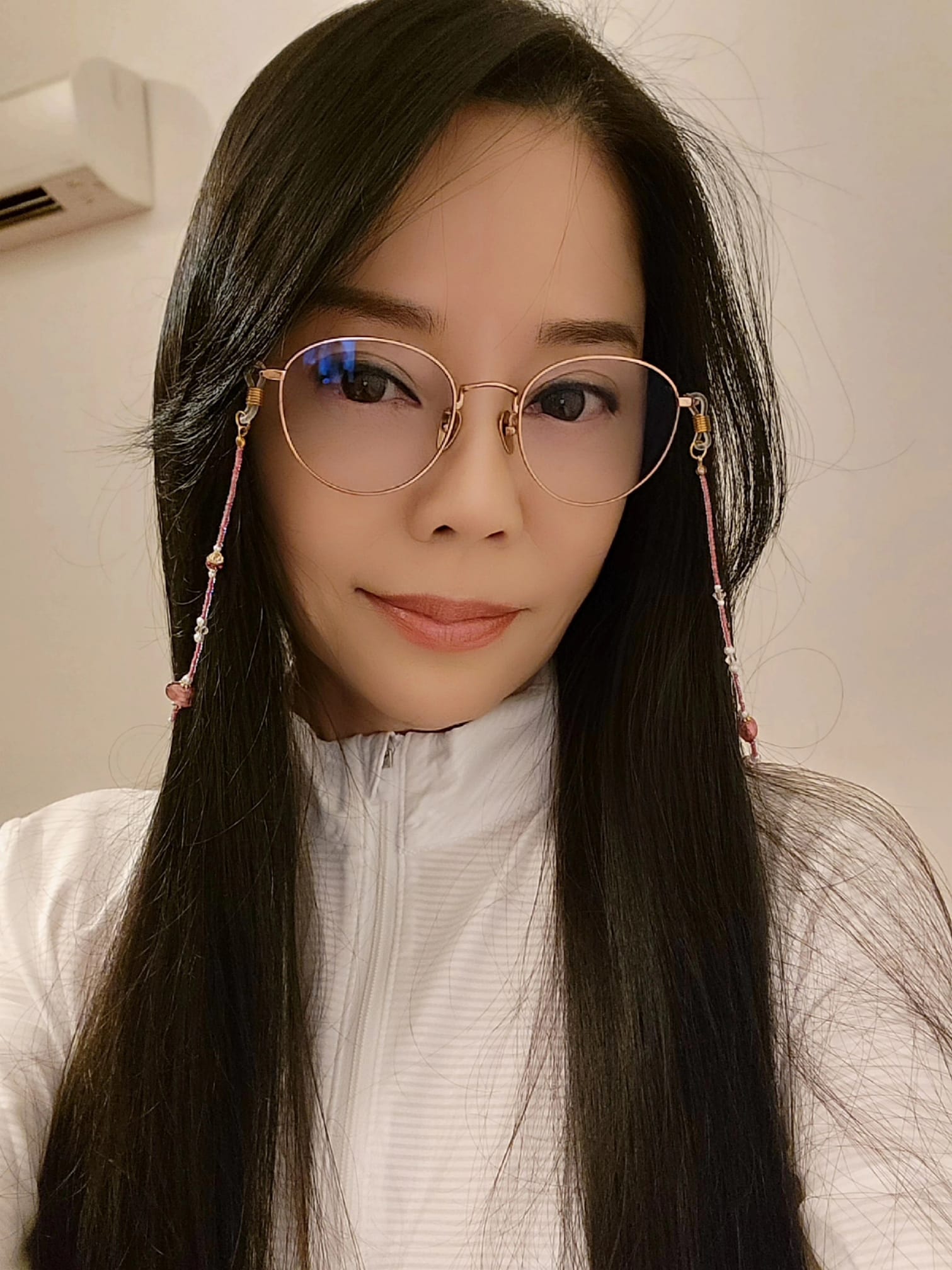 只念到小三！61歲狄鶯「遭酸不識字」　高齡苦讀「拚到碩士學歷」念到老花眼不喊苦