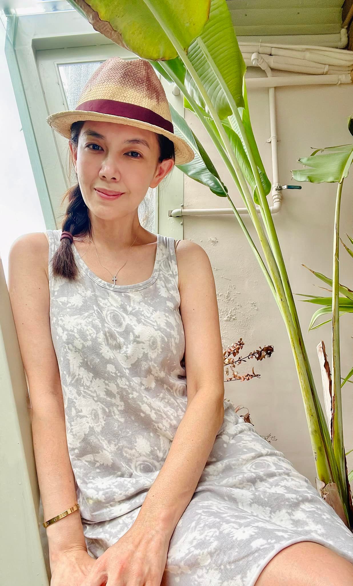 斷開腥夫7年！51歲女星「攜20歲帥兒亮相」網讚像姊弟　她豁達喊「早就原諒孫興」曝相處近況