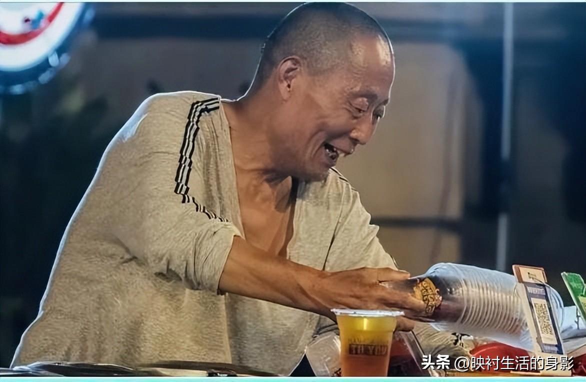 超佛心古早味飲料！老爺爺擺攤「一杯只要8塊錢喝到飽」堅持不漲價 　飽受輿論壓力「被迫收攤」孫子氣到哭