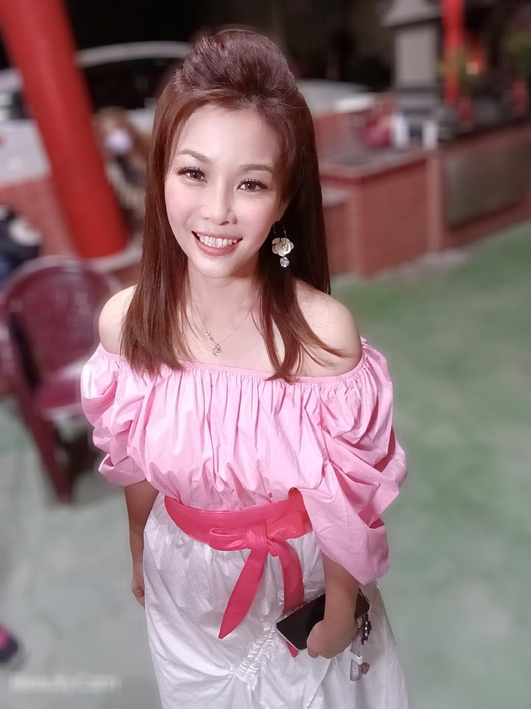 出10次車禍!48歲女星遭斷言「生來要做鬼新娘」 經過廟宇「七爺突降駕護航」她淚曝:要收我當女兒