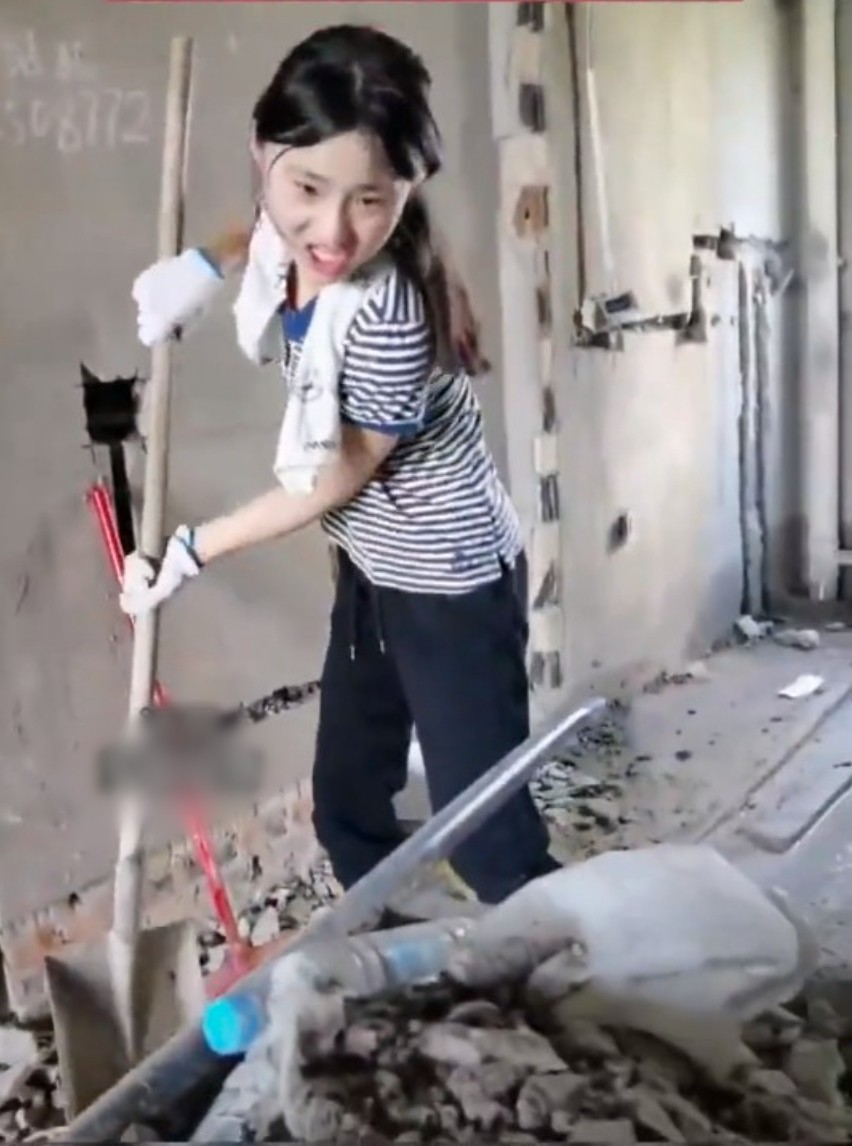 暑假整天玩手機！爸爸受不了「送14歲女兒去工地」　搬磚敷水泥樣樣來「3天後驚人轉變曝光」