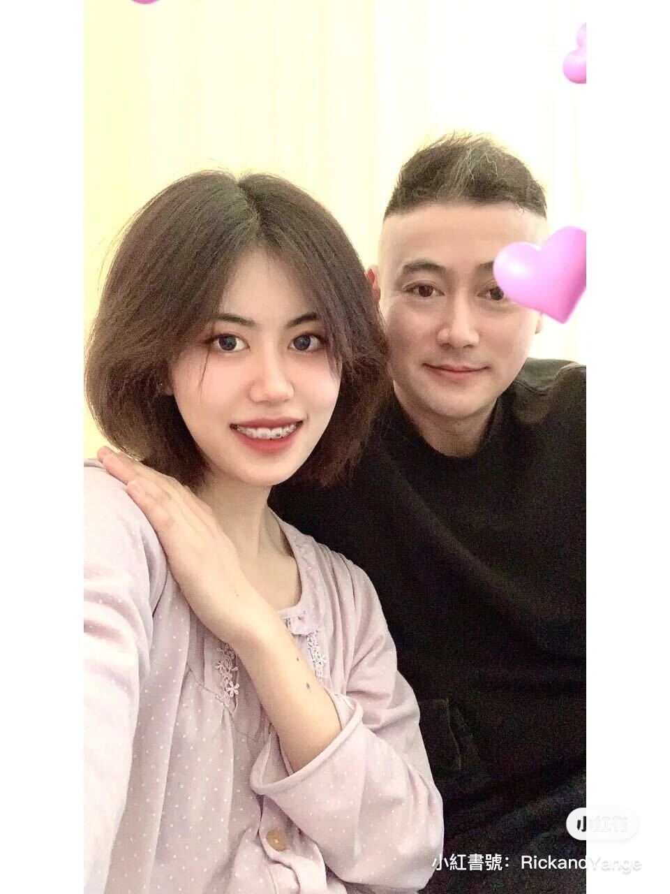 無修圖的年代！爸媽年輕逆天顏值「連電影導演都找上門」　女兒現身「好基因仙女容顏」一家人都好看