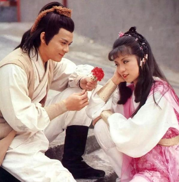 愛妻去世4年！63歲影帝「葬禮上哭到昏厥」發誓永不再娶　「如今生活曝光」網卻怒轟：都是虛情假意