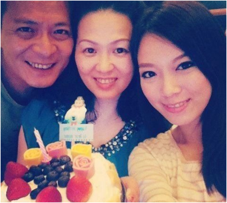愛妻去世4年！63歲影帝「葬禮上哭到昏厥」發誓永不再娶　「如今生活曝光」網卻怒轟：都是虛情假意