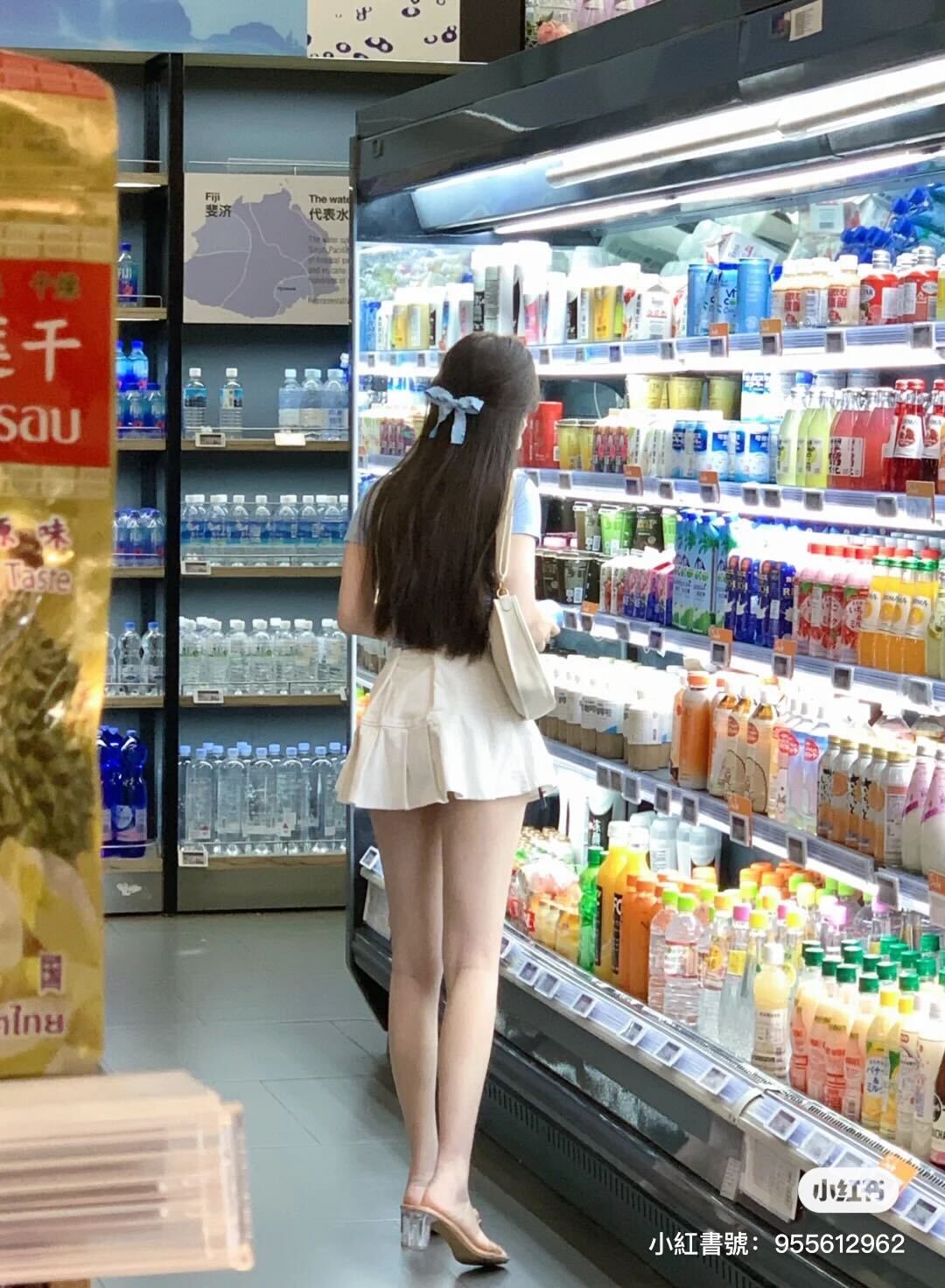 比貨架上的水純淨！超市裡驚見「仙女系口罩正妹」爆紅　脫下口罩後「韓劇女主角五官」瞬間戀愛❤️