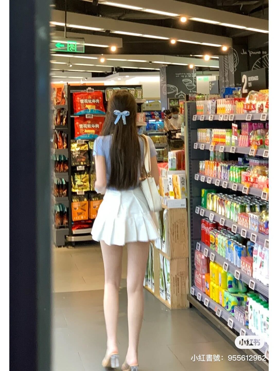比貨架上的水純淨！超市裡驚見「仙女系口罩正妹」爆紅　脫下口罩後「韓劇女主角五官」瞬間戀愛❤️