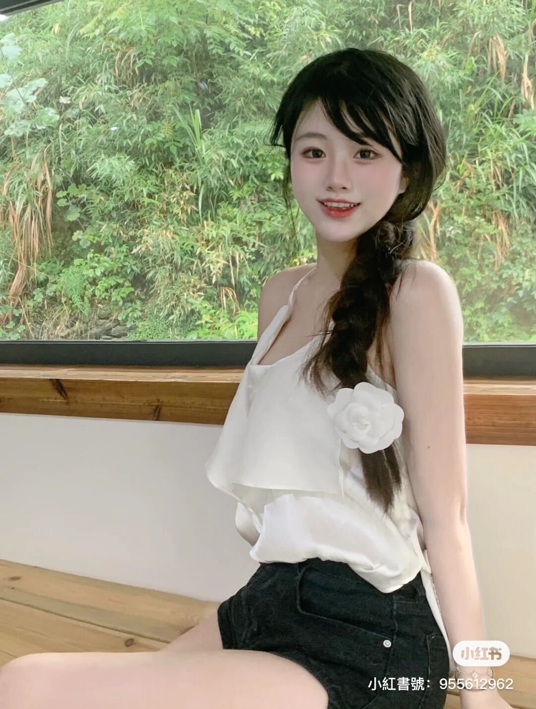 比貨架上的水純淨！超市裡驚見「仙女系口罩正妹」爆紅　脫下口罩後「韓劇女主角五官」瞬間戀愛❤️