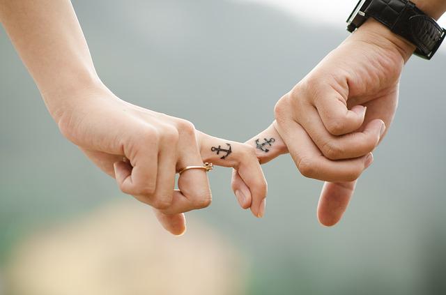 兒子結婚當天！老母親殷切叮嚀：永遠別把妻子當親人　「給兒3個忠告」道破夫妻相處之道
