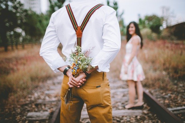 兒子結婚當天！老母親殷切叮嚀：永遠別把妻子當親人　「給兒3個忠告」道破夫妻相處之道