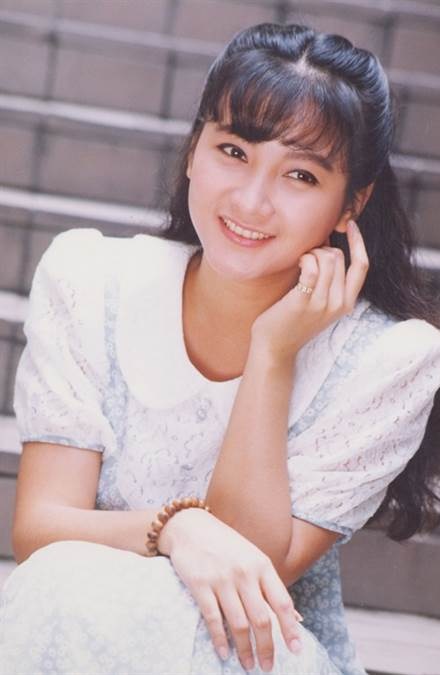 林青霞都誇讚！資深女星「不到3年成廣告天后」轉戰演戲爆紅　54歲氣質仍凍齡「如今行跡低調」