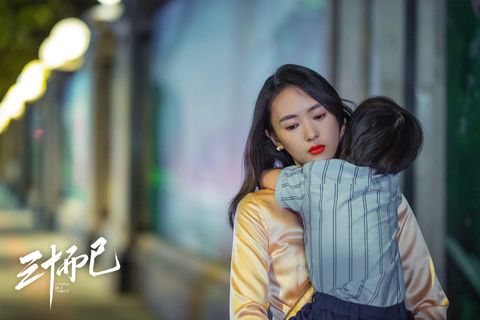 親眼目睹丈夫外遇！「尪帶女同事到家中」當場被抓包　人妻忍6年「捨不得提離婚」：他是稱職的爸爸