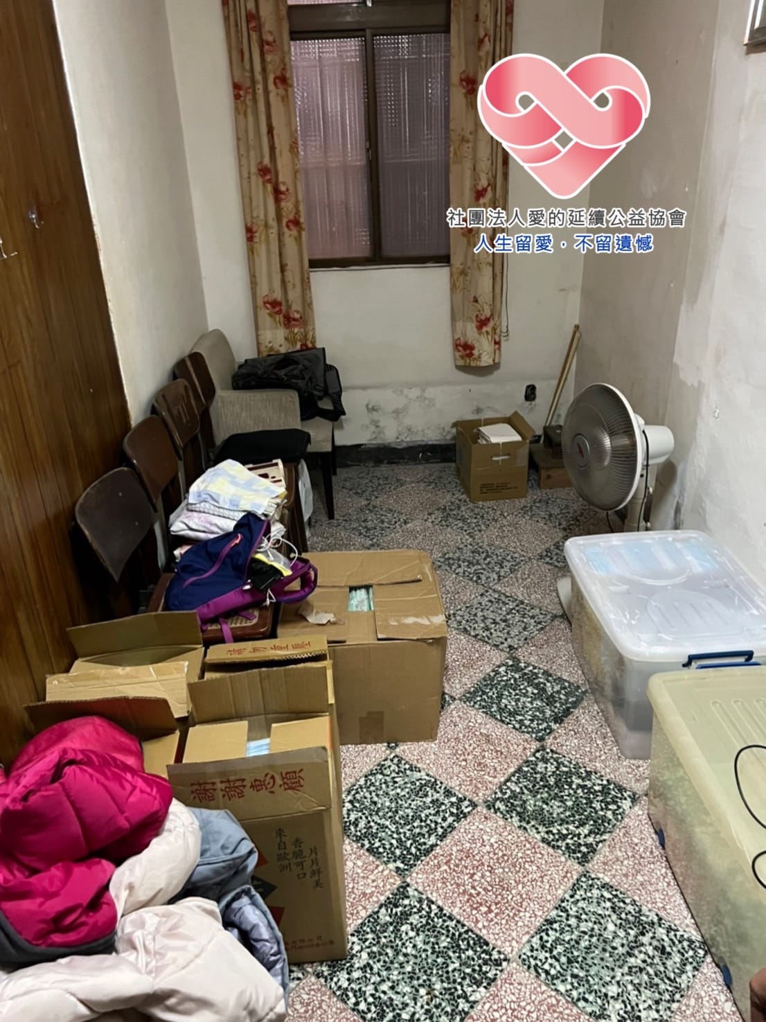 擺攤養大2資優生女！單親媽入不敷出「每日只賺兩百」被房東催趕　女兒第一時間「想放棄醫學院賺錢」結局感動全網