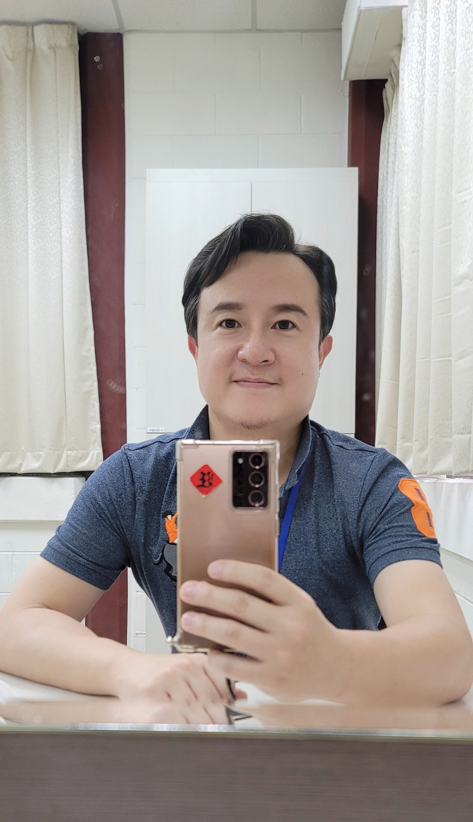 放棄當醫生！46歲男星為音樂夢「被名醫爸趕出家門」從不來看他表演　花20年「盼到爸爸認同」為他驕傲
