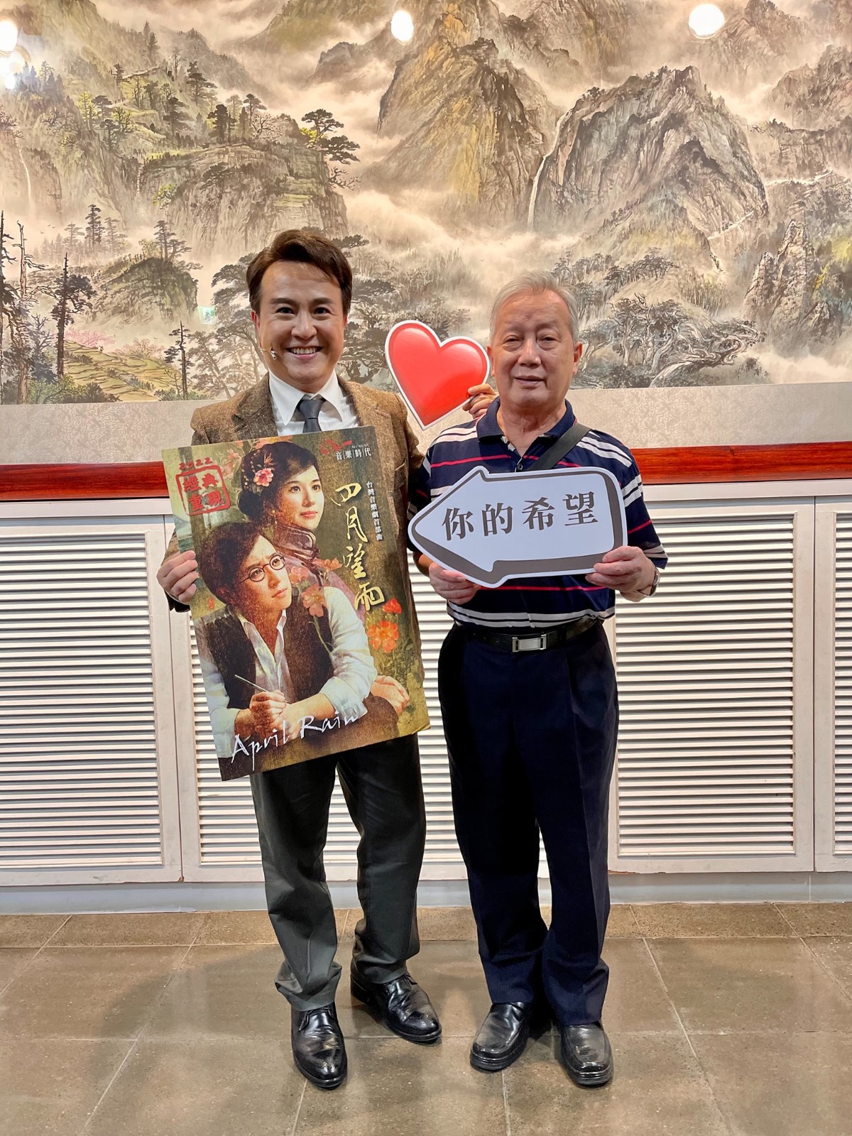 放棄當醫生！46歲男星為音樂夢「被名醫爸趕出家門」從不來看他表演　花20年「盼到爸爸認同」為他驕傲