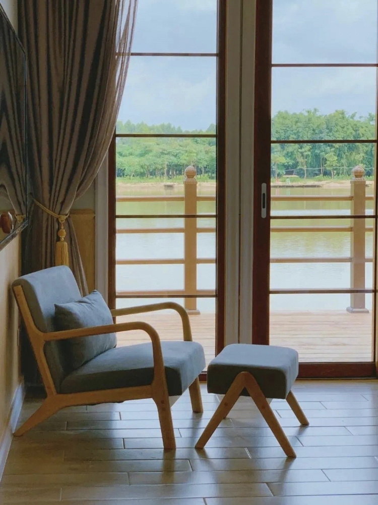 露天浴缸泡泡澡！南洋風「木造水上船屋」賞湖光水色　夜晚「抬頭賞星空夜景」屋裡裝潢舒適滿分❤️