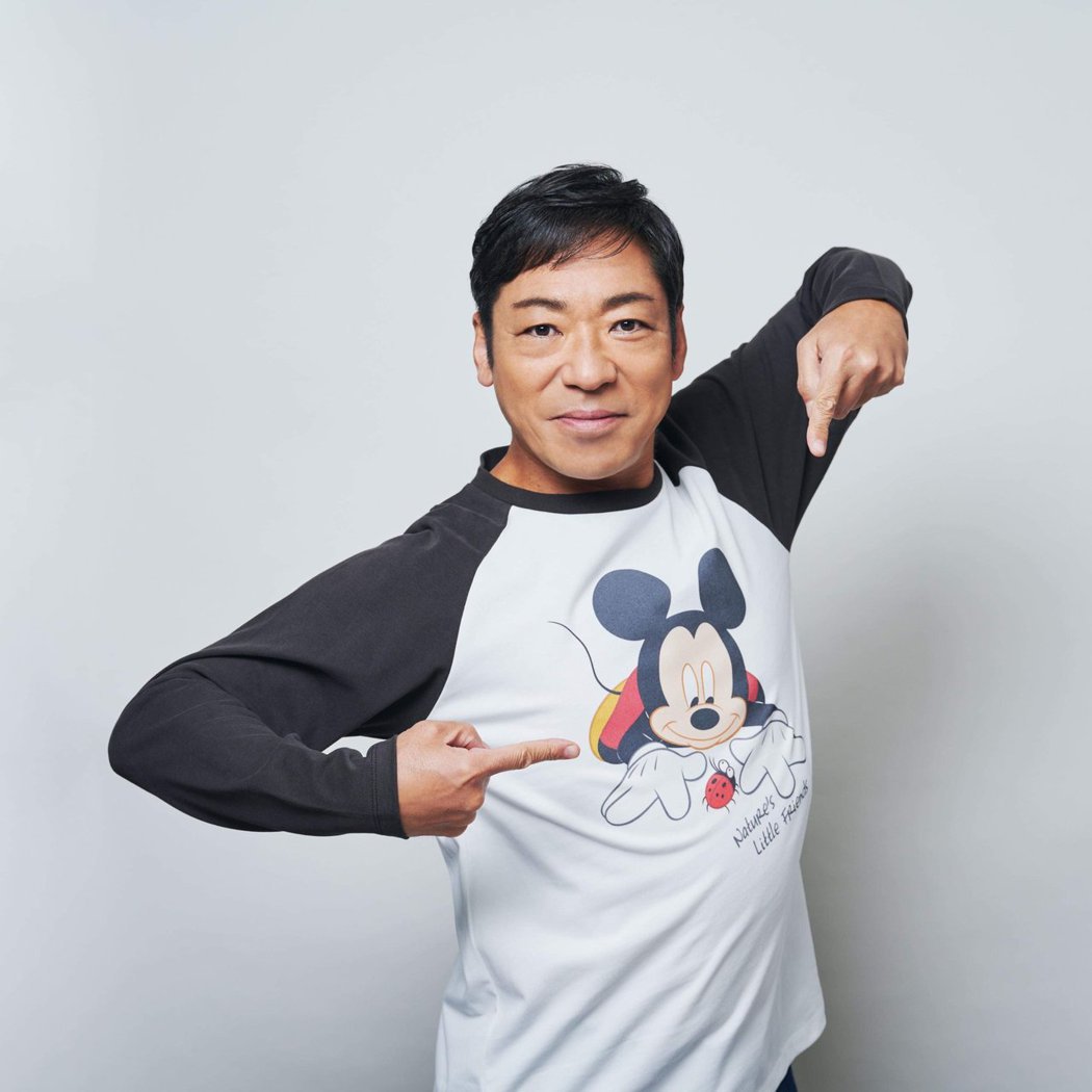 才好不容易爆紅!59歲男星爆「強吻酒店妹」 誇張行徑「把女方玩到生病」形象一落千丈