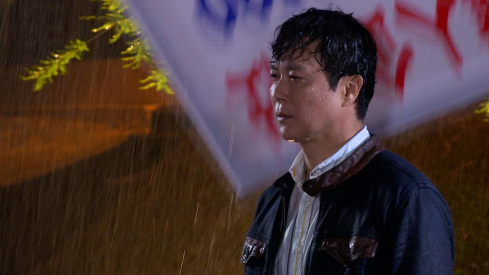 現實中是孝子！《黃金歲月》高駿生難忘「亡父臨終前緊牽他手」　努力盡孝「回憶唯一全家出遊」瞬間淚崩