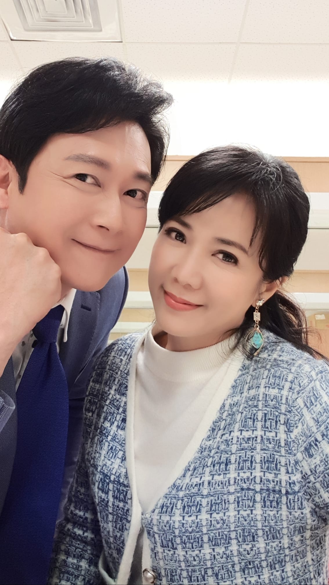 現實中是孝子！《黃金歲月》高駿生難忘「亡父臨終前緊牽他手」　努力盡孝「回憶唯一全家出遊」瞬間淚崩
