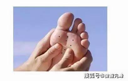 不簡單！腳有這4種特徵的人「是富貴命」　不管現在多窮「早晚會發大財」不愁沒錢花