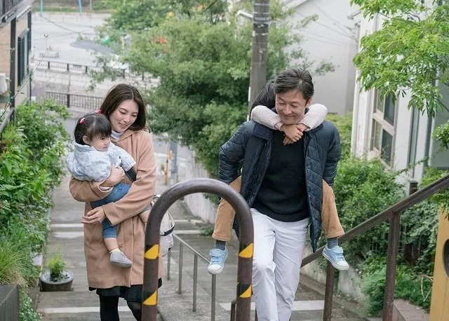 單親爸獨自養兒！離婚多年前妻找上門「要求做親子鑑定」　結果出爐「最後判決曝光」網崩潰：太不公平