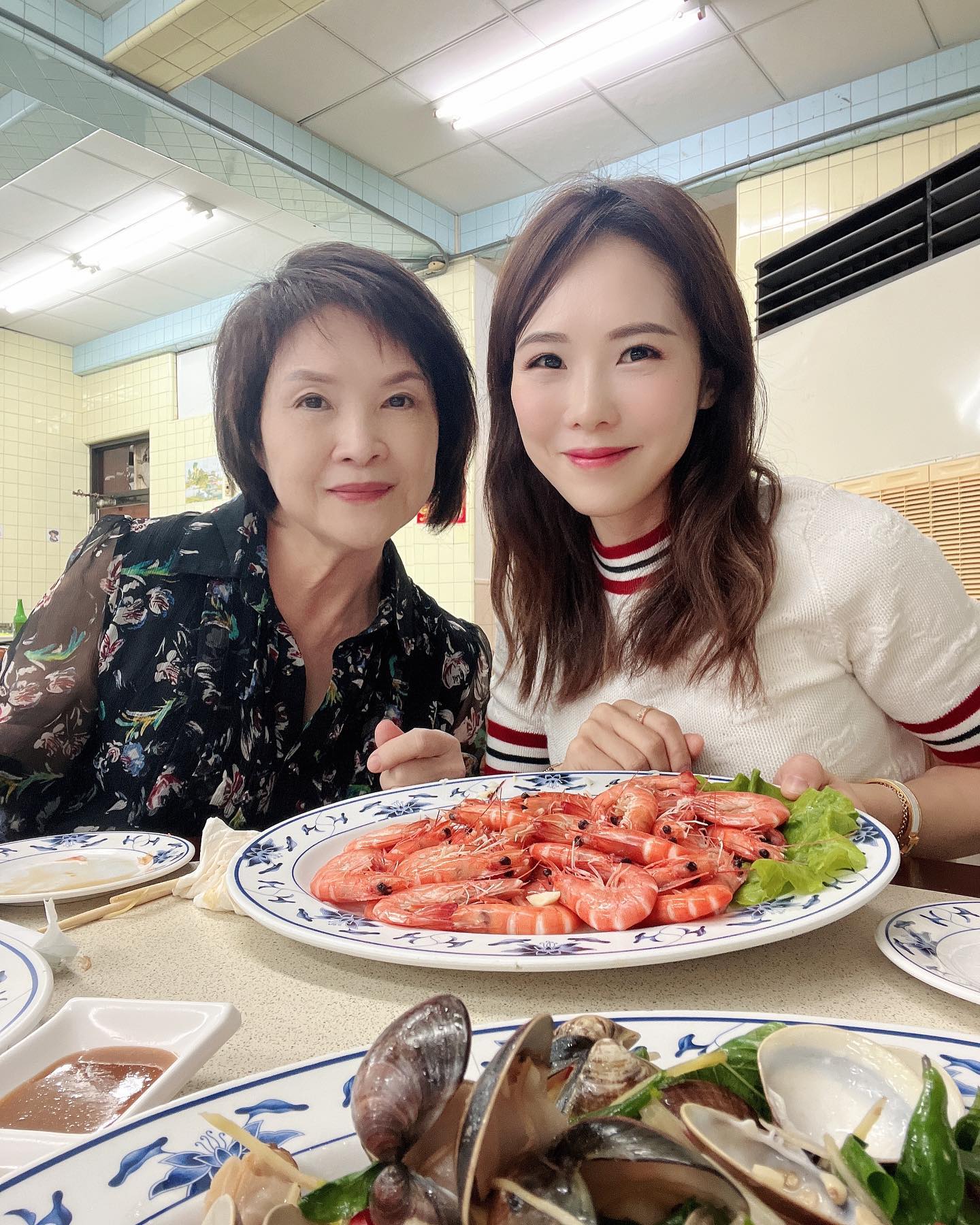 不在自家烤肉！吳申梅中秋「帶母出門吃大餐」：這才是放假　大吃大喝「曝關鍵秘訣」保持好身材
