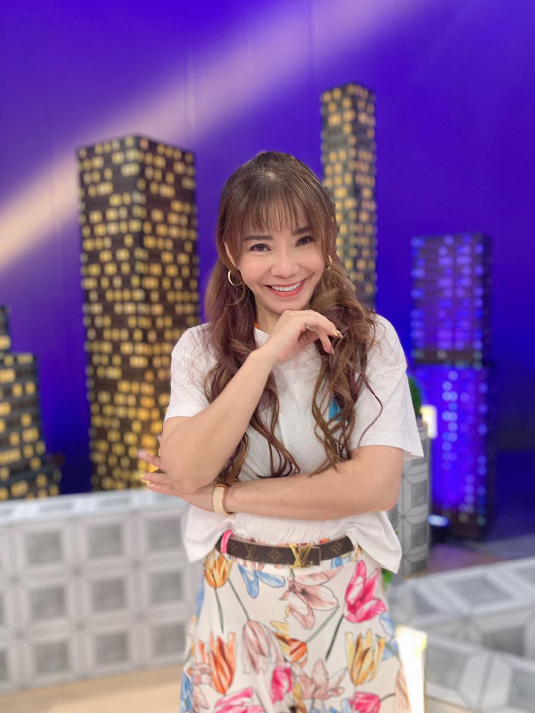 尺度太超過？52歲女星「主動挽公公手聊天」婆婆不舒服　冤喊「是孝順的表現」哪裡不正常