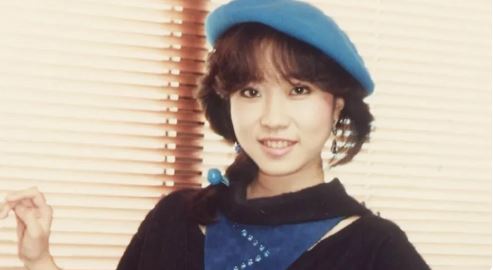 還記得她嗎？玉女歌手當年「甜美外貌爆紅」封麥20多年都沒變　近照曝光「長年維持47公斤」網喊太強