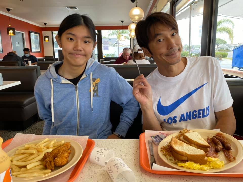 赴美當陪讀！陶晶瑩「嘆不敢買房」物價太高斷珍奶　愛女高中讀到大學「光學費就天價」：不敢計算