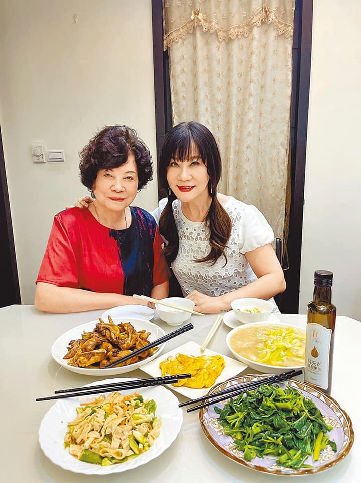 來世繼續結緣！曹西平揭龍千玉「私下超暖舉動」　為她叫屈「狠酸某金曲歌后」：歌不紅人也不紅