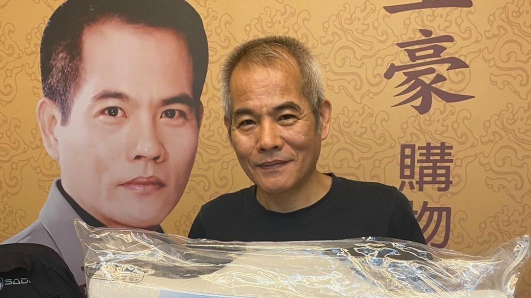 消失6年暴瘦！本土劇反派「躍升月入百萬CEO」曝近況　讚兒孝順成後盾「父子攜手出頭天」