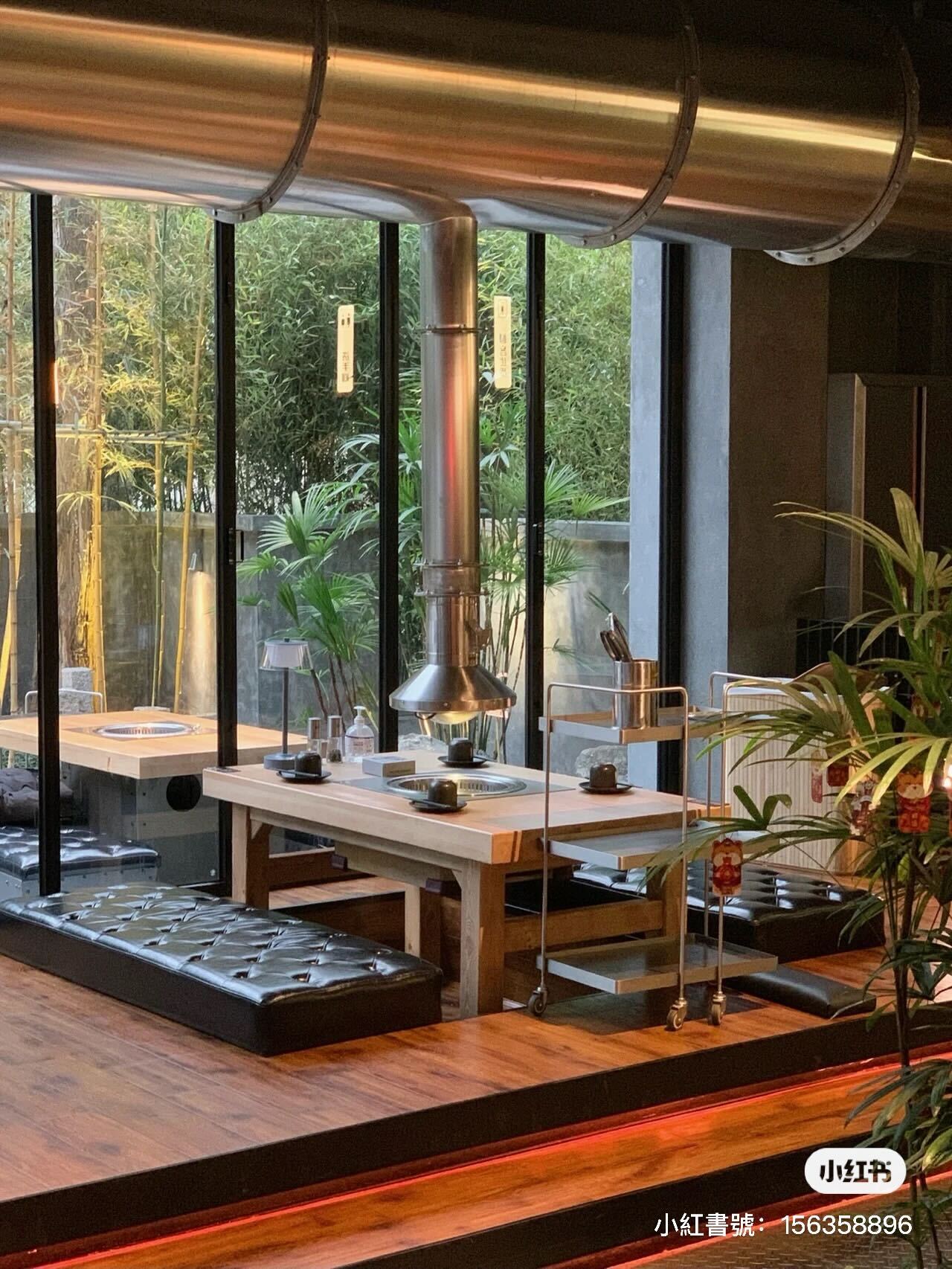 竹林中的燒肉店！翠綠竹葉環繞「露天烤肉座位」碎石小路超愜意　宛如置身京都「還有特色日式料理」