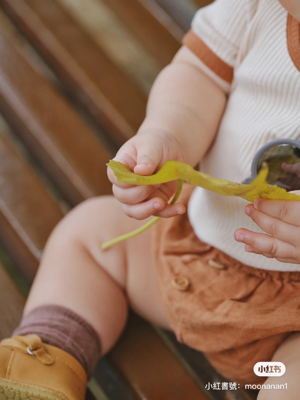 偷戳肥嫩小腳腳❤️小寶寶「化身毛茸茸泰迪熊」冬天超暖和 媽媽曬出「肉嘟嘟正臉照」嘴邊肉太犯規