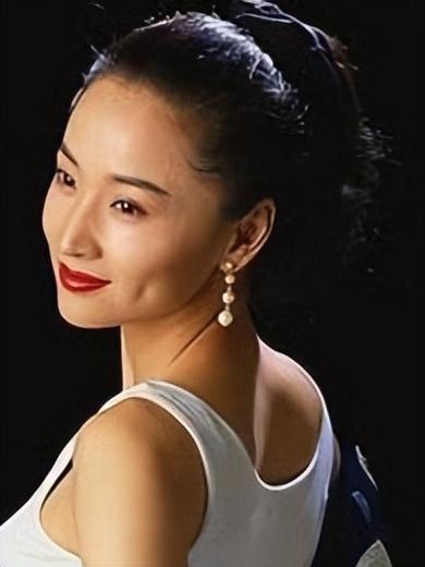 和曾國城談戀愛！女星被帶去見父母「最後卻嫌棄分手」　如今傳「失去生育能力」：被元配打成重傷