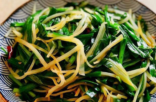 清腸作用超強！韭菜加此物炒等於「天然瀉藥」   百吃不膩：減少腰間脂肪堆積