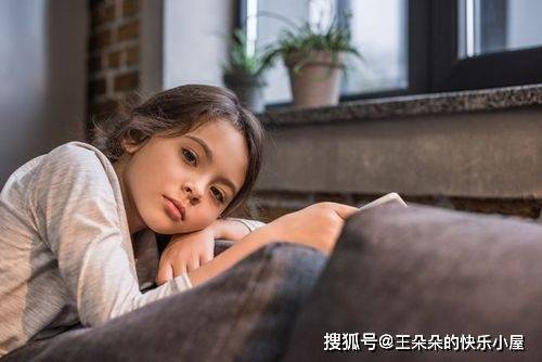 姐姐出嫁我隨5萬賀禮！結婚當天「看到新郎」　我往紅包「又塞了9萬」：值得了