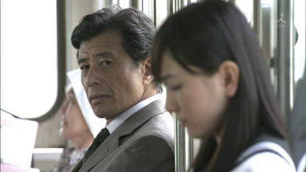 太討厭女婿！從小被當公主捧「婚後父女沒來往20年」　爸爸病倒後「她病榻前淚崩」懊悔不已