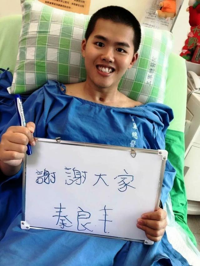 復健4年能走了！鋼鐵傘兵「從1300呎墜落」奇蹟生還　「學步車繞醫院」影片曝網落淚