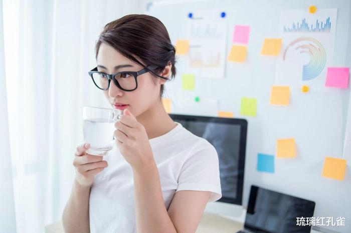 不顧父母反對堅持遠嫁！「回娘家過中秋」看到婆婆準備的禮物　29歲兒媳「徹底醒悟」結束了4年婚姻