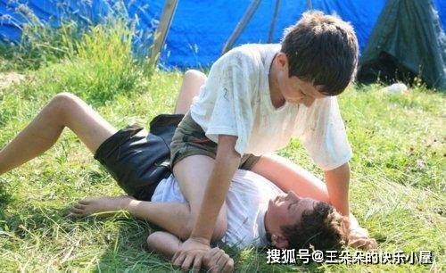 媽媽改嫁後！叔叔「養了我20年」　出嫁當天發現「他寫的日記」我震驚不已