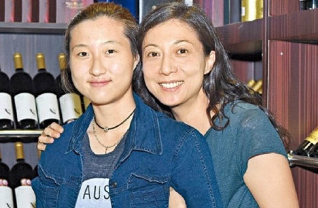 被嫌棄的一生！小龍女吳卓林「母拿她當上位籌碼」親父始終不認　遠赴加拿大「放下過去陰霾」與同性女友生活