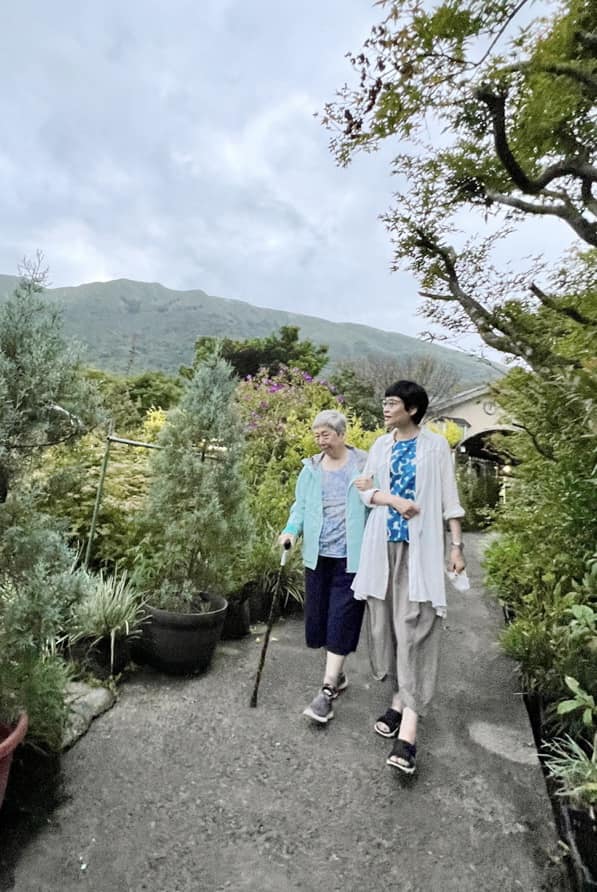 辭職照顧雙親！張曼娟帶爸媽坐小黃「請司機先按錶」　換來一頓大罵「她心中卻湧一片暖意」