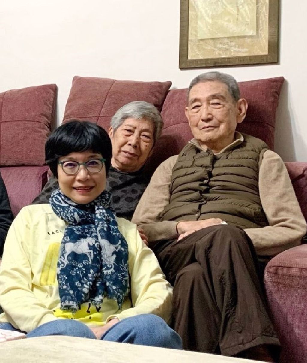 辭職照顧雙親！張曼娟帶爸媽坐小黃「請司機先按錶」　換來一頓大罵「她心中卻湧一片暖意」