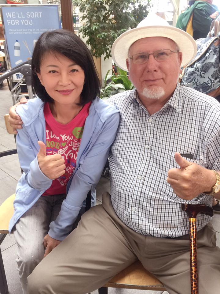 秘婚美國尪！昔日玉女「給老公看舊照」認不出她：在家是邋遢大嬸　揭異國婚秘訣「65歲仍熱戀」