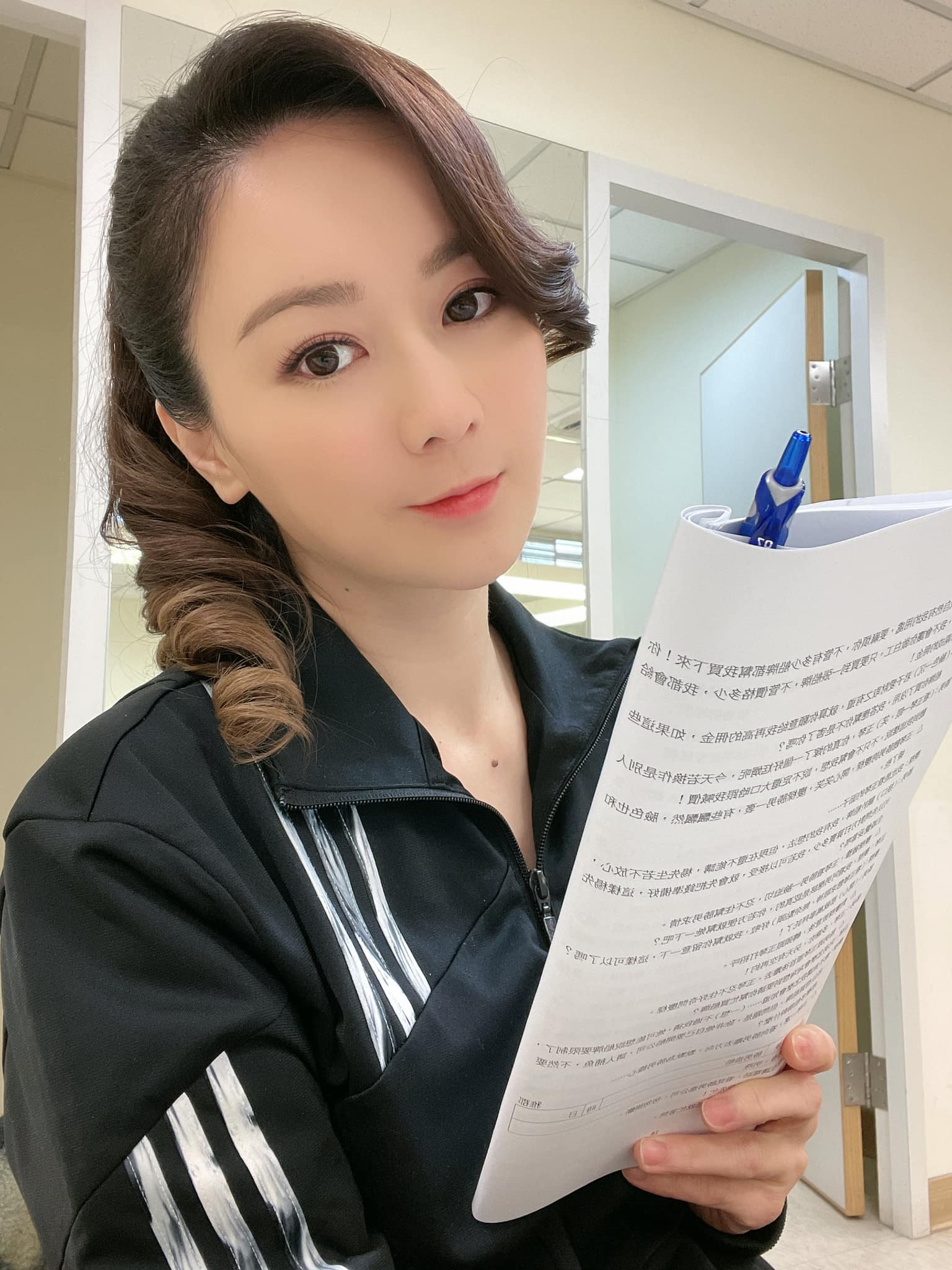 接正宮電話！八點檔女星認了「當7個月小三」挨譙被車撞　路人開嗆「天生就是壞女人」：沒結婚活該