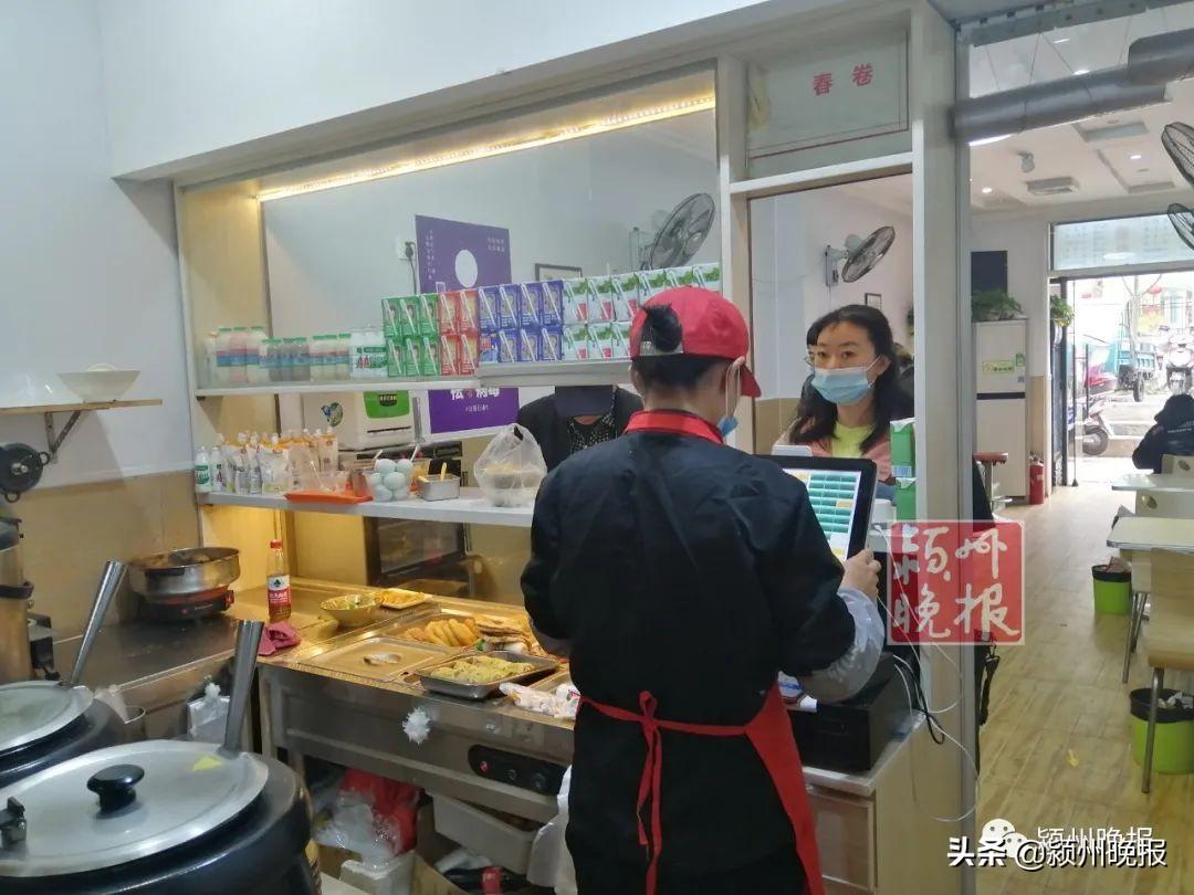 從小吃過苦！佛心老闆「門口貼暗號」免費吃愛心餐　「默默做了7年」誓言還會繼續下去