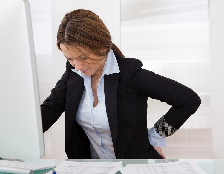 體內有癌「腰部先知」！65歲男腰痛檢查竟是「骨轉移了」　若有「3個信號」警惕癌細胞在作怪