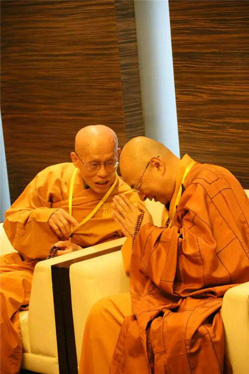 歸隱28年！他「放棄上億家產」出家當和尚　93歲母親「仍在等他還俗」：希望孩子能回家
