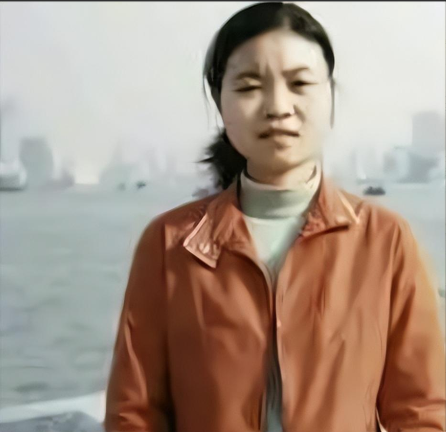 寒門女研究生帶母上學！2個月後「在宿舍衛生間自縊」享年30歲：沒人願意被臍帶栓一輩子