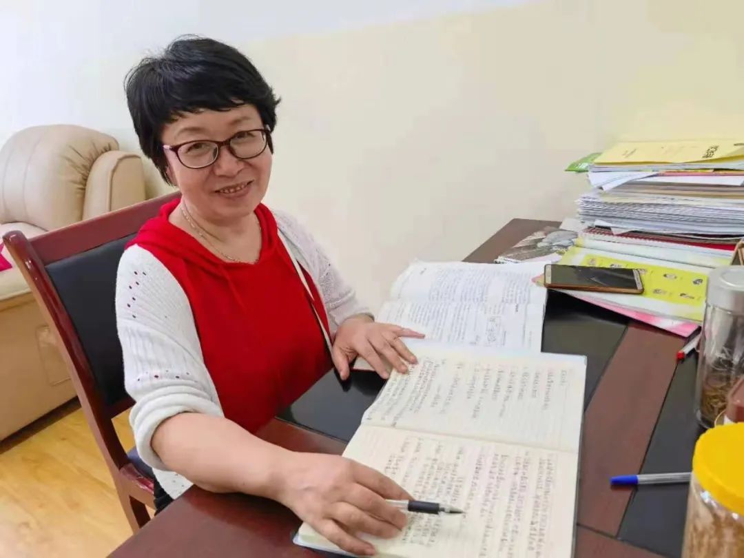 活到老學到老！51歲媽陪考研究所「和女兒同時錄取」 　「每天早上5點起床念書」誓言：要攻讀博士